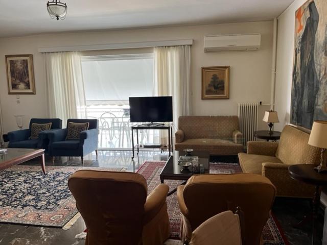 Spacious And Sunny Appartment In Cholargos Афіни Екстер'єр фото