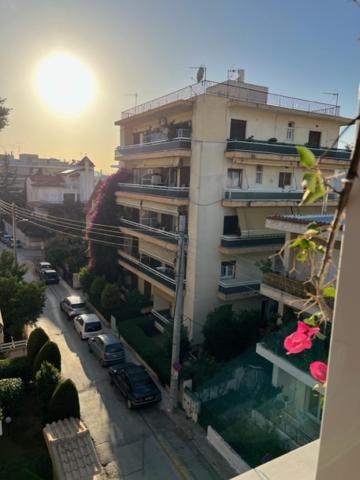 Spacious And Sunny Appartment In Cholargos Афіни Екстер'єр фото